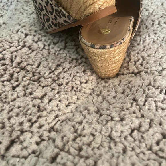 Eric Michael leopard print wedges size 38